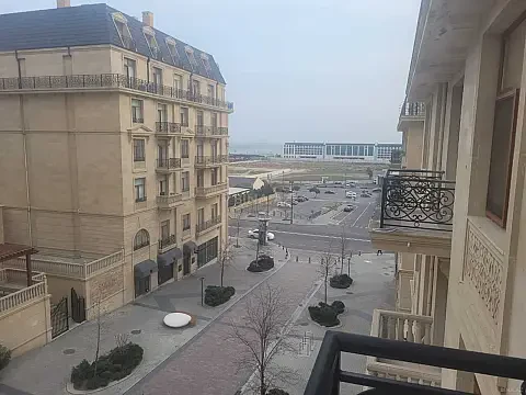 Satılır 3 otaqlı mənzil 136 m² — Bakı 3 otaq 136.00 m²