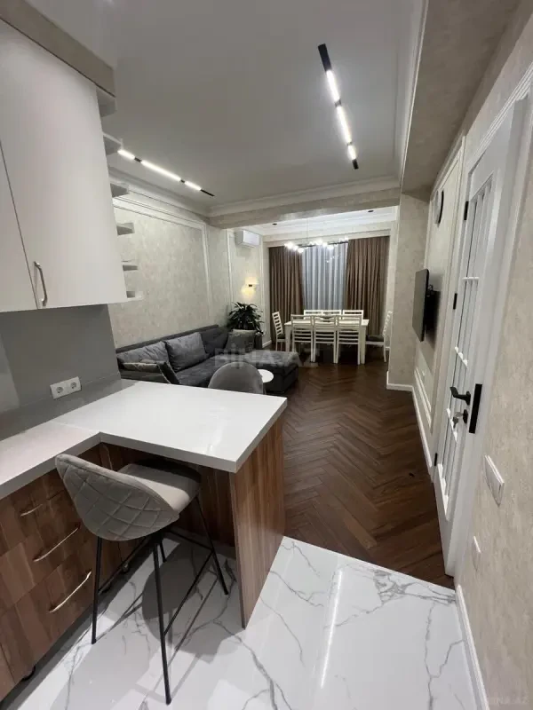 Kirayə verilir 2 otaqlı mənzil 86 m²