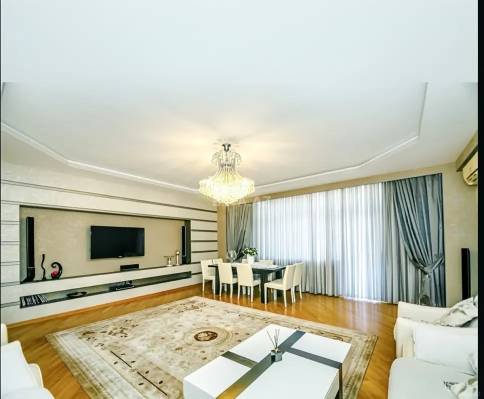 Kirayə verilir 3 otaqlı mənzil 220 m²