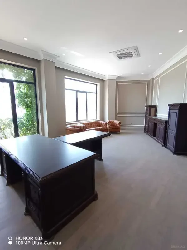 Kirayə verilir 4 otaqlı ofis 220 m²