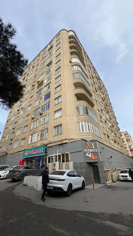 Satılır 4 otaqlı mənzil 165 m²