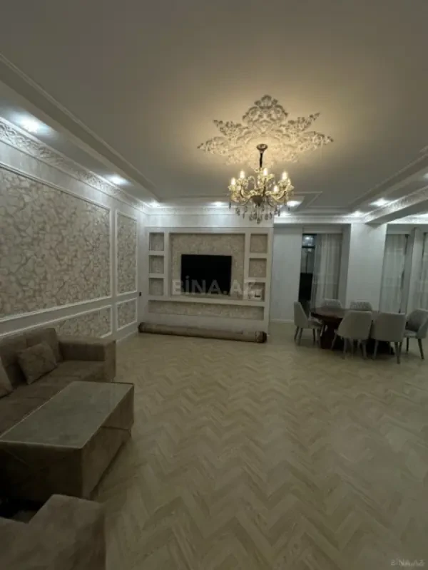 Satılır 3 otaqlı mənzil 136 m²