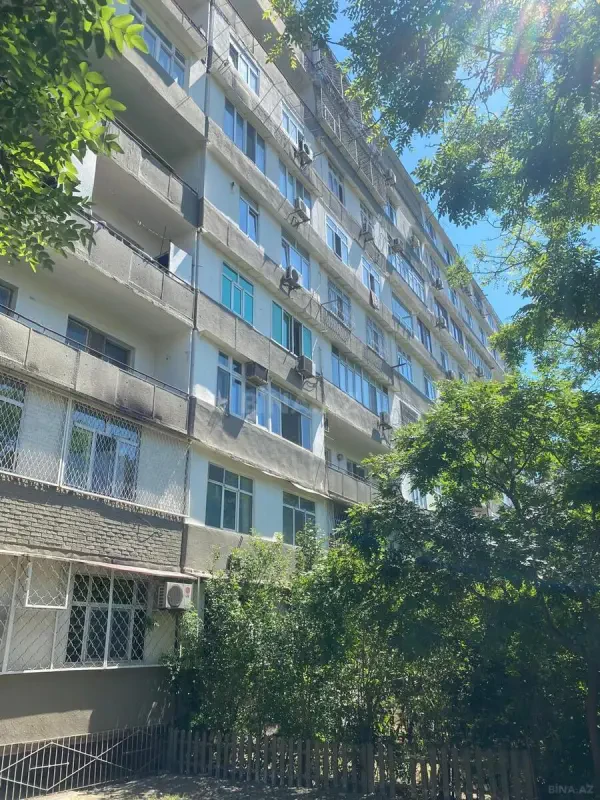Satılır 4 otaqlı mənzil 134 m²