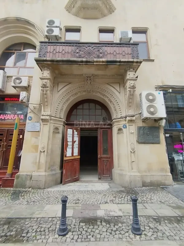 Kirayə verilir obyekt 300 m²