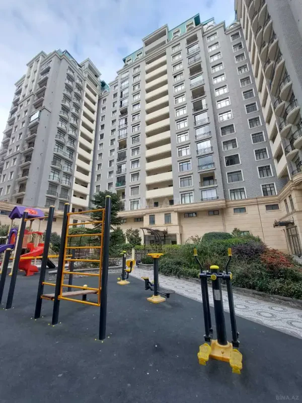 Kirayə verilir 2 otaqlı mənzil 68 m²