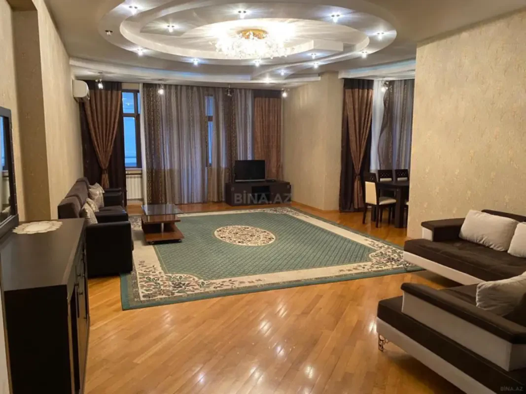 Kirayə verilir 4 otaqlı mənzil 210 m²