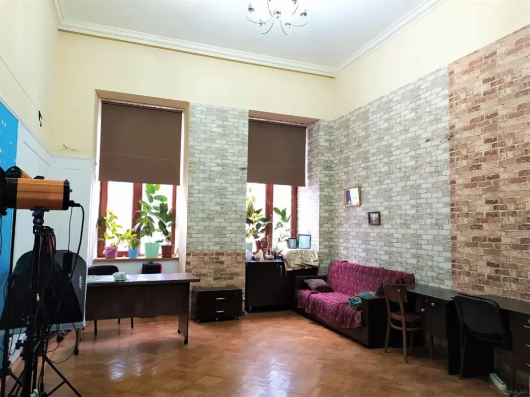 Kirayə verilir 4 otaqlı ofis 200 m²