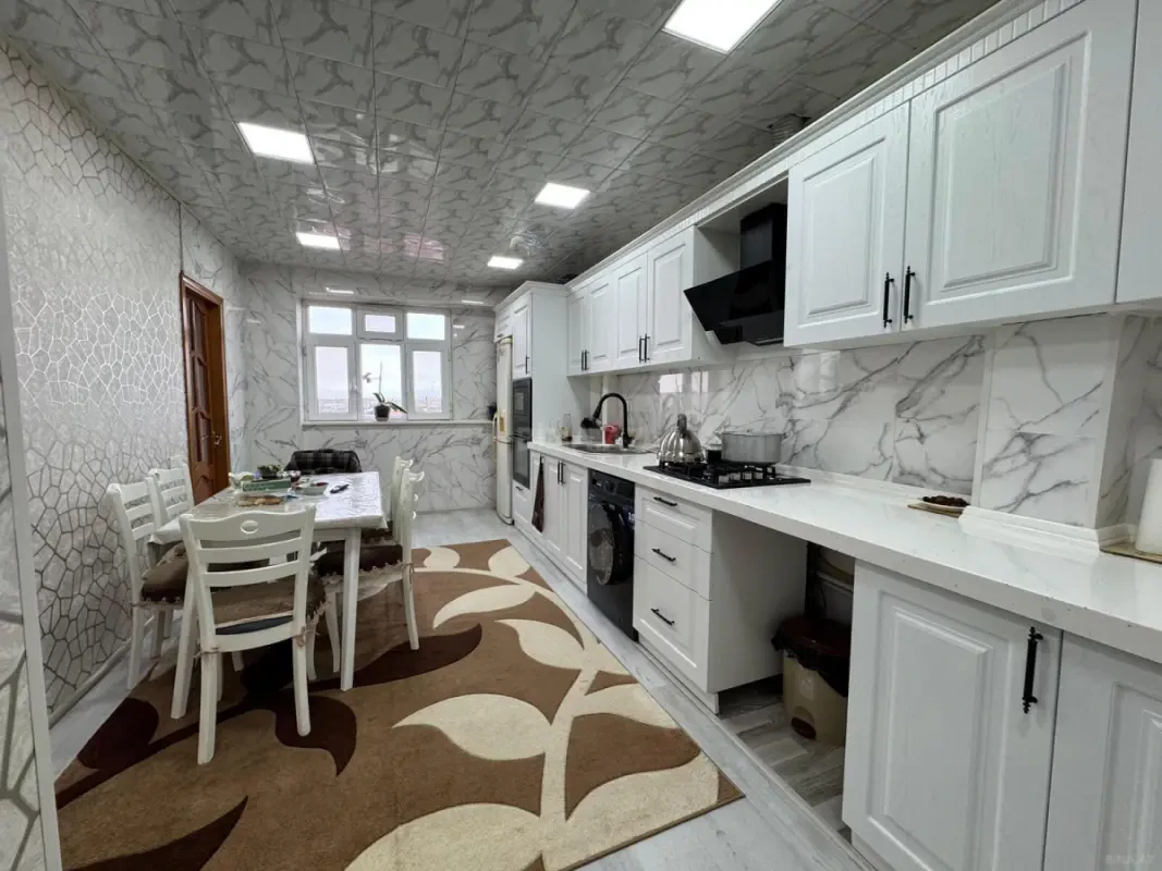 Satılır 5 otaqlı mənzil 120 m²