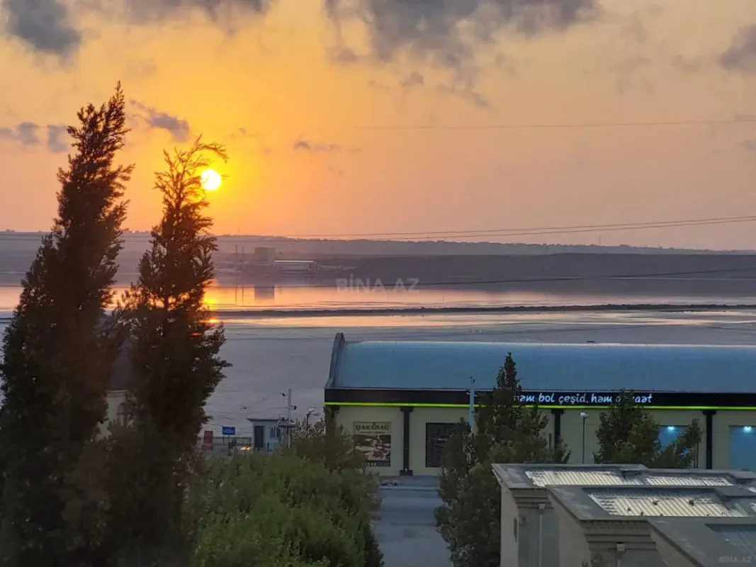 Satılır 6 otaqlı həyət evi 245 m²