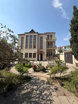 Satılır 9 otaqlı həyət evi 600 m² — Bakı, M.Ə.Rəsulzadə qəs. 9 otaq 600.00 m²
