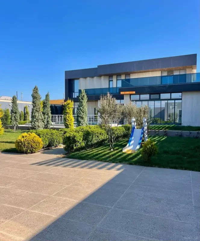 Satılır 7 otaqlı həyət evi 600 m²