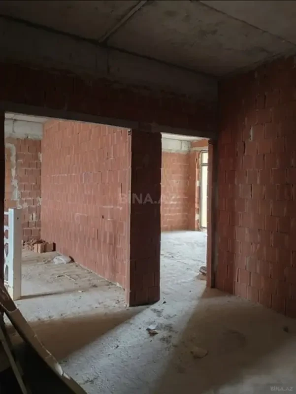 Satılır 3 otaqlı mənzil 158 m²