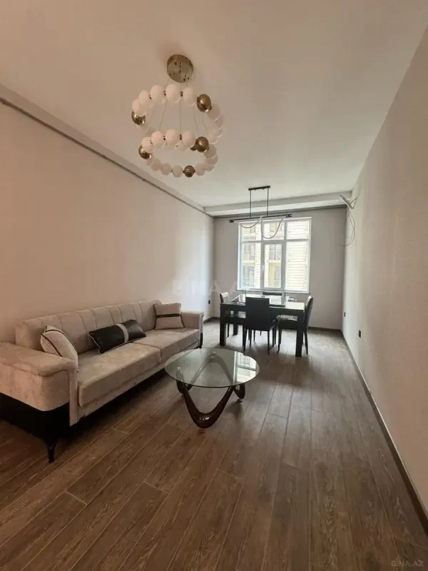 Kirayə verilir 2 otaqlı mənzil 60 m²