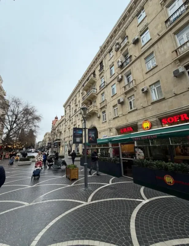 Kirayə verilir 2 otaqlı mənzil 80 m²