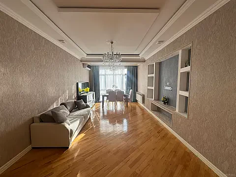 Kirayə verilir 4 otaqlı mənzil 150 m² — Bakı, İnşaatçılar 4 otaq 150.00 m²