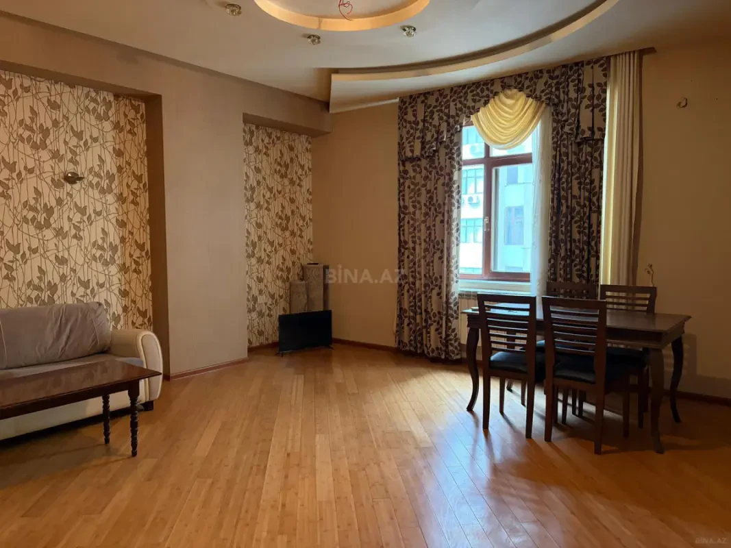 Kirayə verilir 3 otaqlı mənzil 130 m²