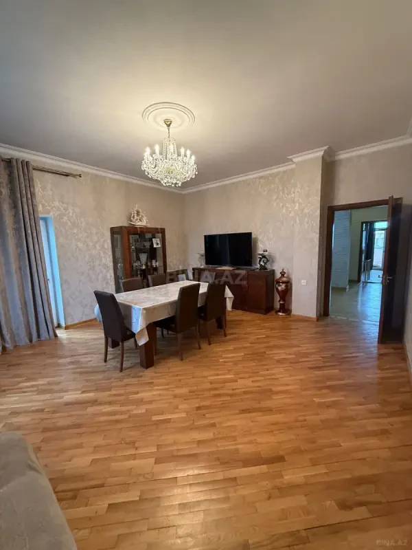 Satılır 3 otaqlı mənzil 130 m²