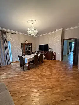 Satılır 3 otaqlı mənzil 130 m² — Bakı 3 otaq 130.00 m²