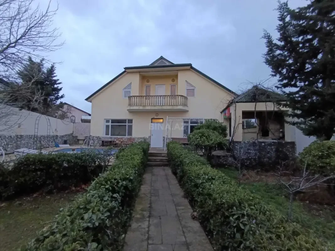 Satılır 6 otaqlı həyət evi 197 m²