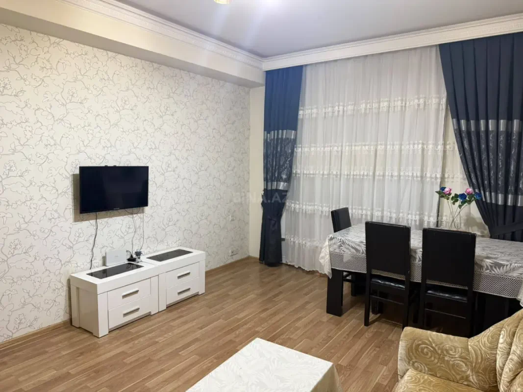 Kirayə verilir 2 otaqlı mənzil 70 m²
