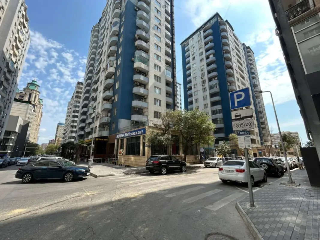 Satılır 3 otaqlı mənzil 180 m²