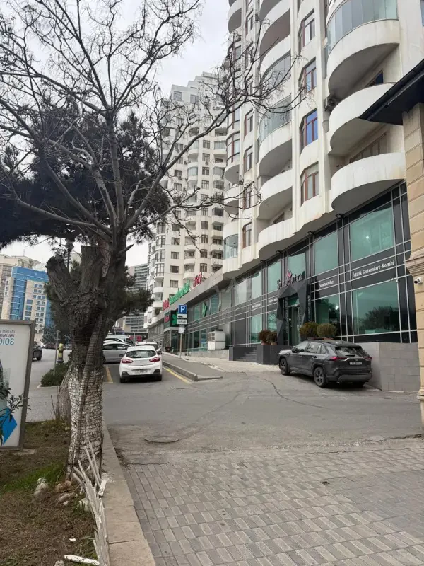 Satılır 2 otaqlı mənzil 65 m²