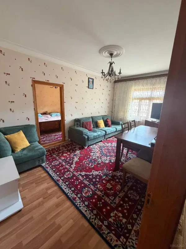 Satılır 5 otaqlı mənzil 120 m²