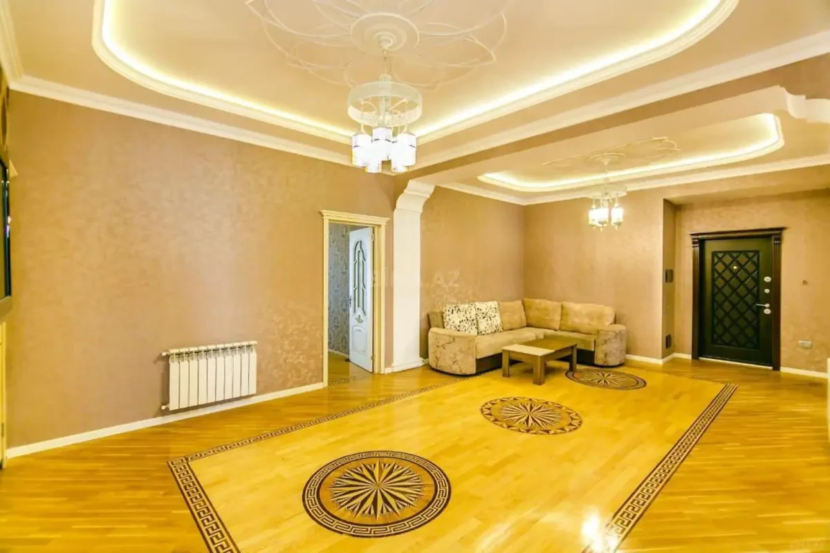 Kirayə verilir 4 otaqlı mənzil 170 m²