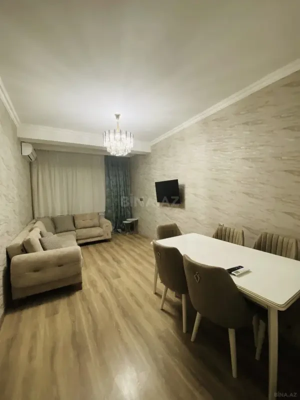 Kirayə verilir 2 otaqlı mənzil 80 m²