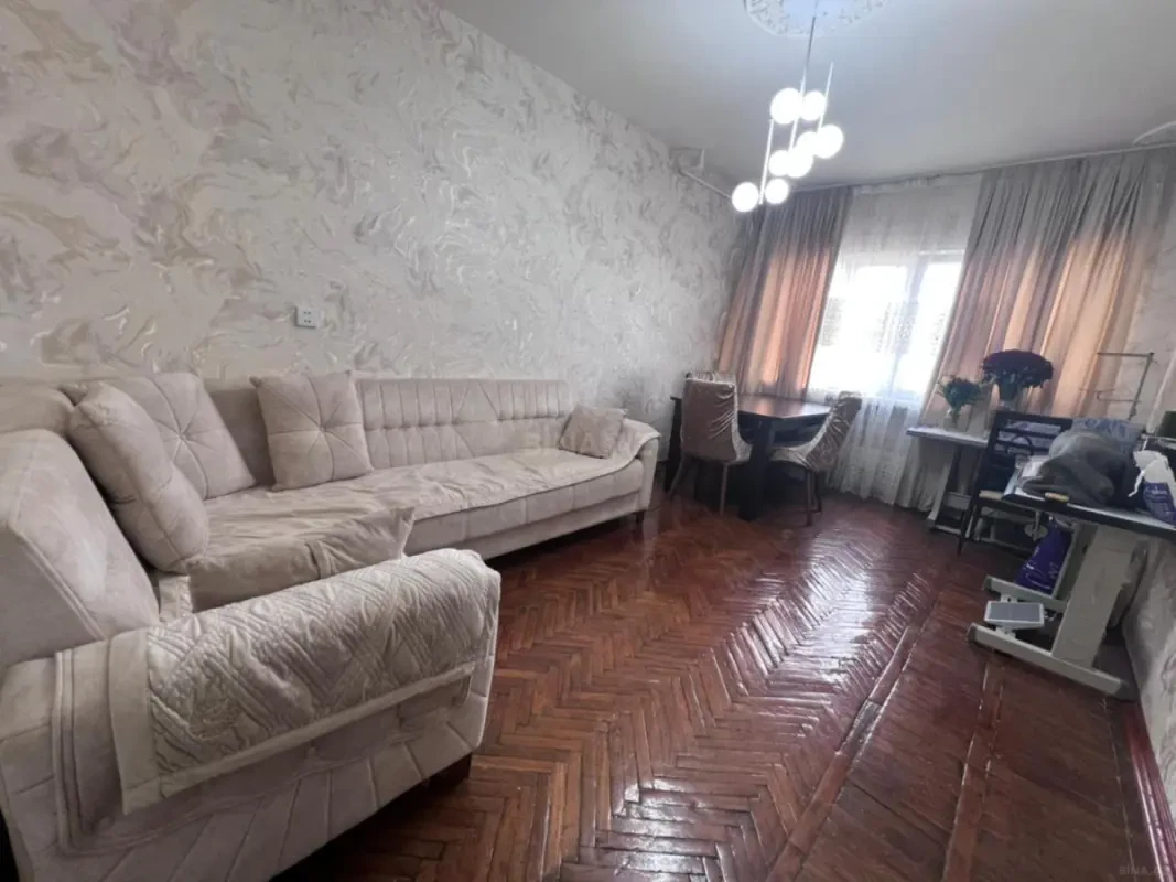 Satılır 4 otaqlı mənzil 79 m²