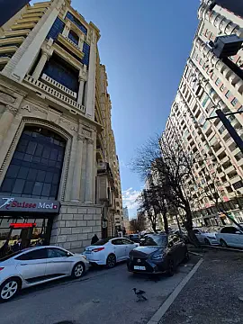 Satılır 5 otaqlı mənzil 280 m² — Bakı 5 otaq 280.00 m²