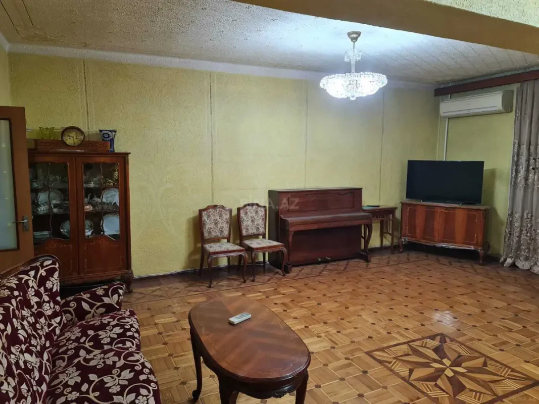 Kirayə verilir 3 otaqlı mənzil 130 m²