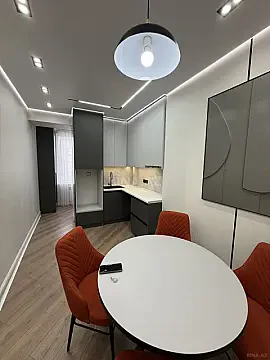 Kirayə verilir 2 otaqlı mənzil 77 m² — Bakı 2 otaq 77.00 m²