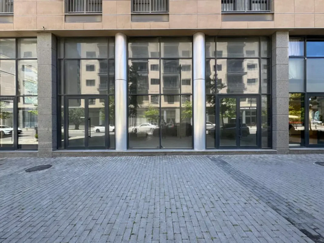 Kirayə verilir obyekt 122 m²