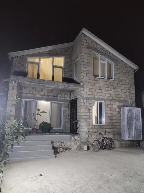 Satılır 4 otaqlı həyət evi 160 m²