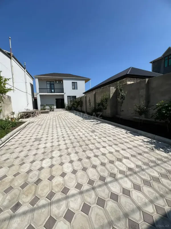 Satılır 5 otaqlı həyət evi 220 m²