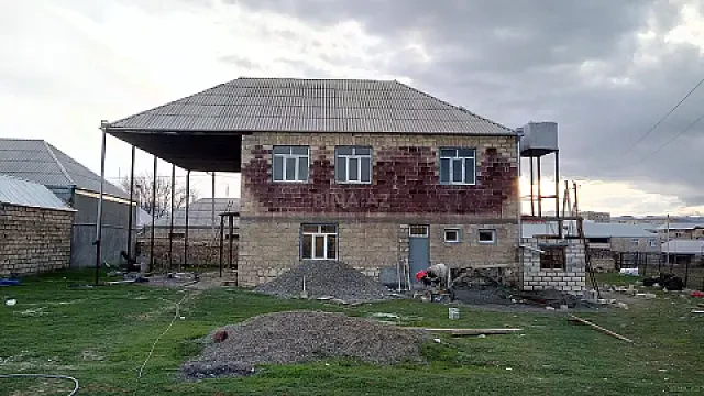 Satılır 6 otaqlı həyət evi 300 m² — Gəncə 6 otaq 300.00 m²