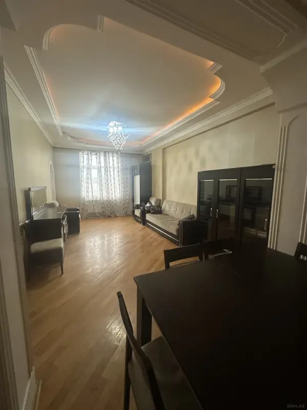 Kirayə verilir 2 otaqlı mənzil 70 m²