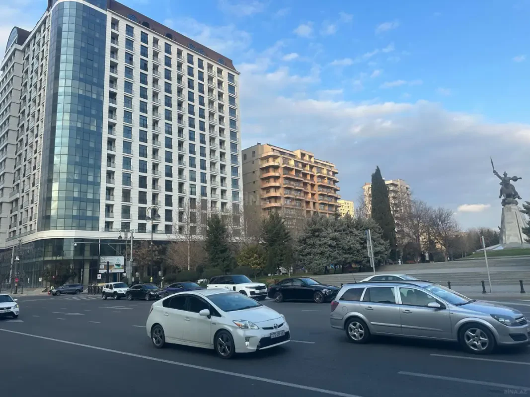 Satılır 2 otaqlı mənzil 63 m²