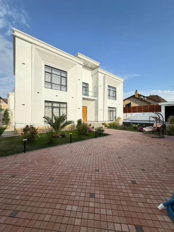 Satılır 6 otaqlı həyət evi 350 m²