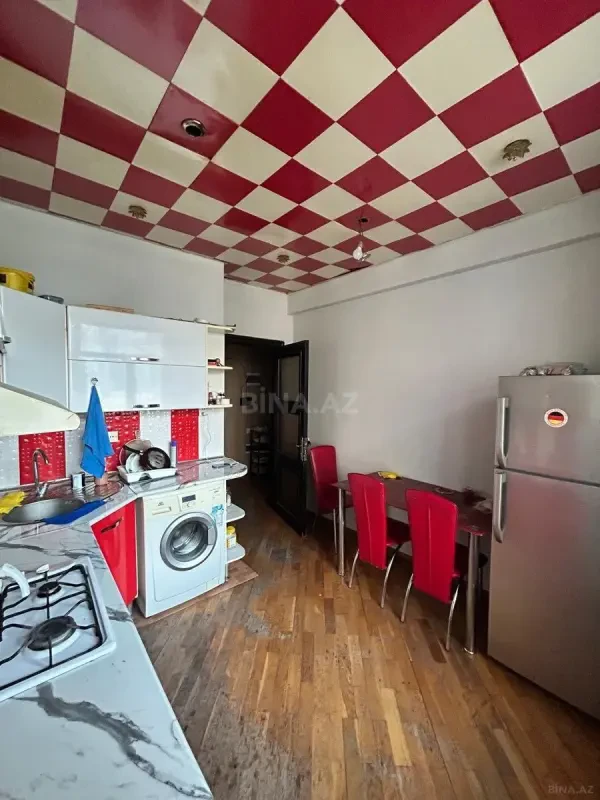 Kirayə verilir 2 otaqlı mənzil 75 m²