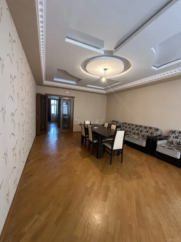 Kirayə verilir 3 otaqlı mənzil 115 m²