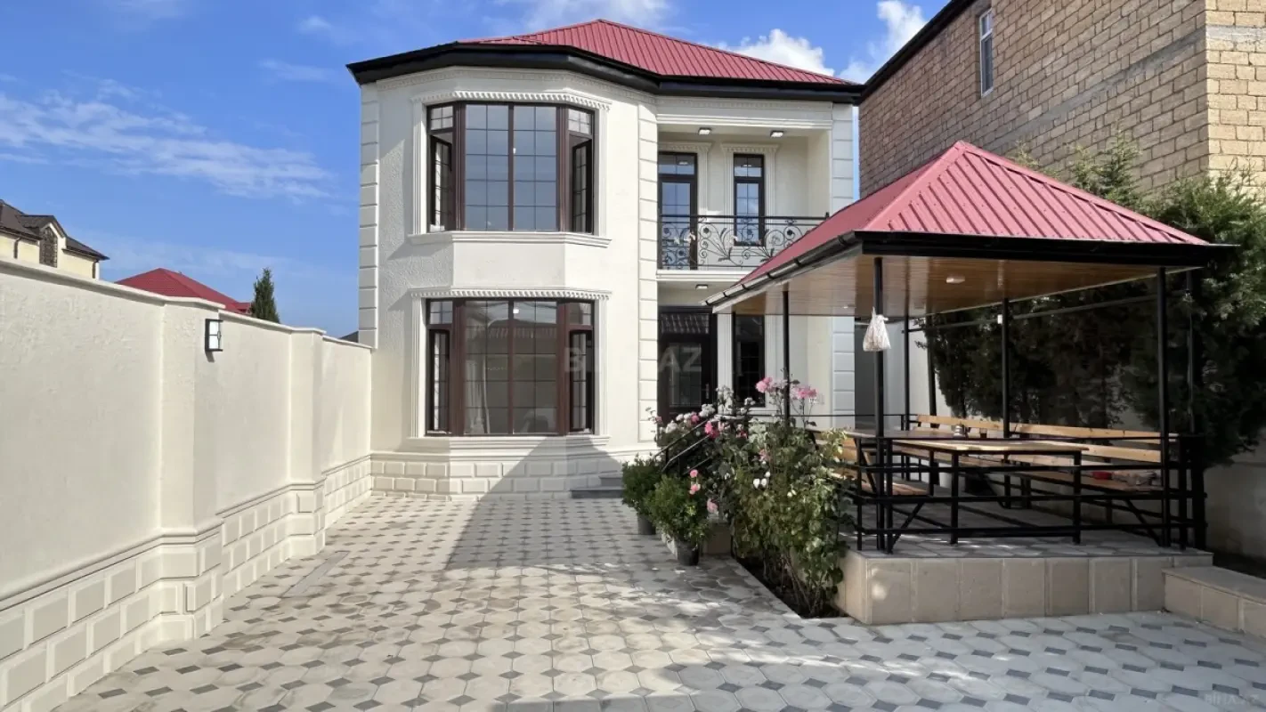 Satılır 5 otaqlı həyət evi 200 m²