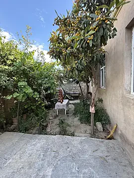 Satılır 6 otaqlı həyət evi 300 m² — Bakı, Badamdar 6 otaq 300.00 m²