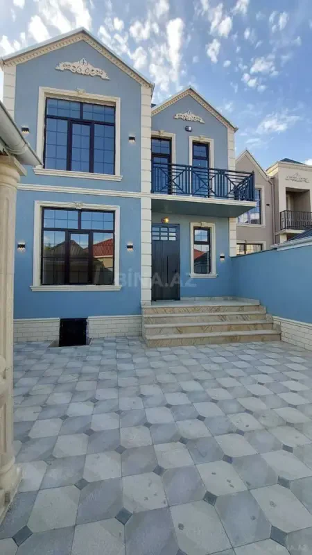Satılır 5 otaqlı həyət evi 200 m²