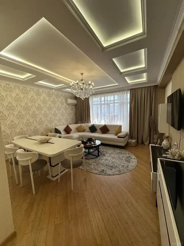 Satılır 3 otaqlı mənzil 117 m²