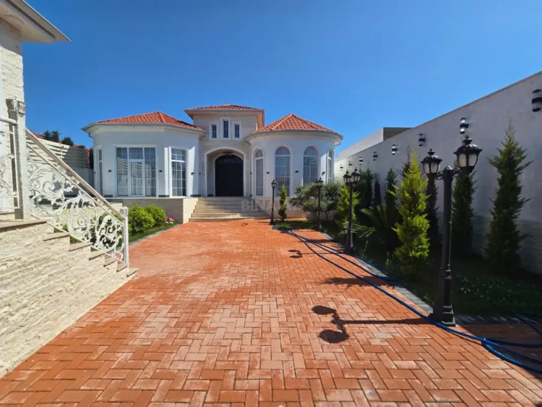 Satılır 5 otaqlı həyət evi 220 m²