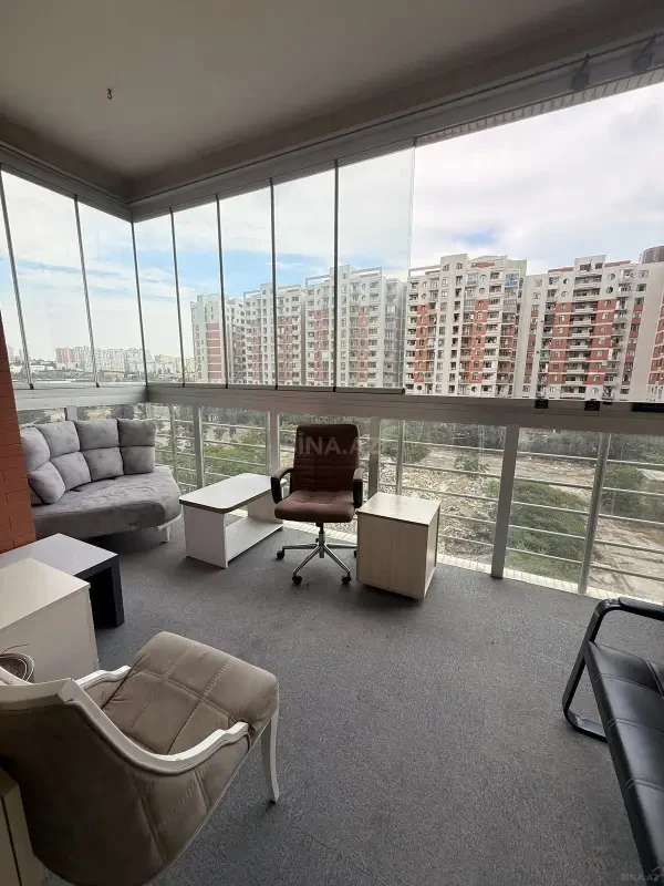 Satılır 4 otaqlı mənzil 175 m²