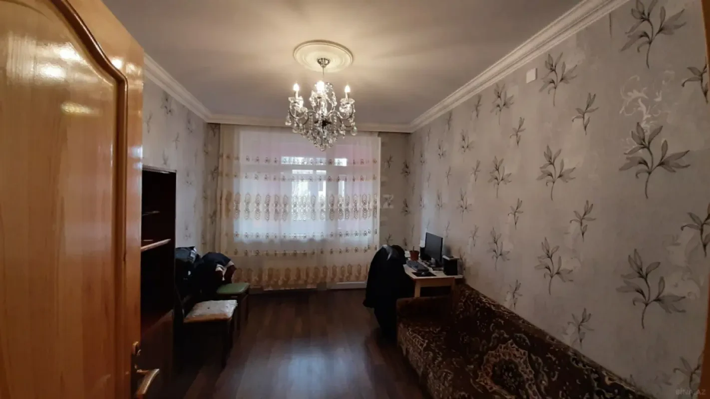 Satılır 5 otaqlı mənzil 120 m²