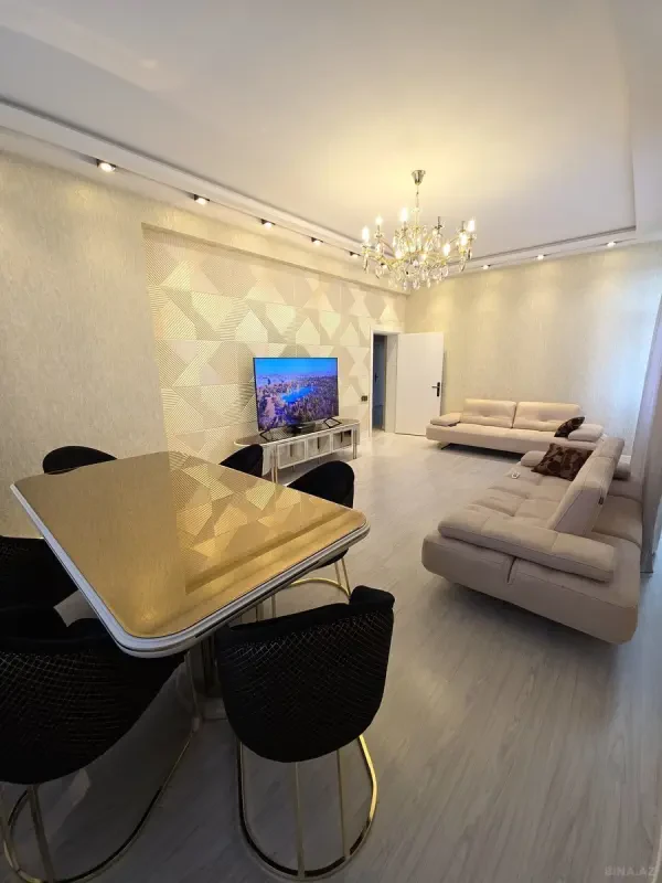 Satılır 3 otaqlı mənzil 125 m²